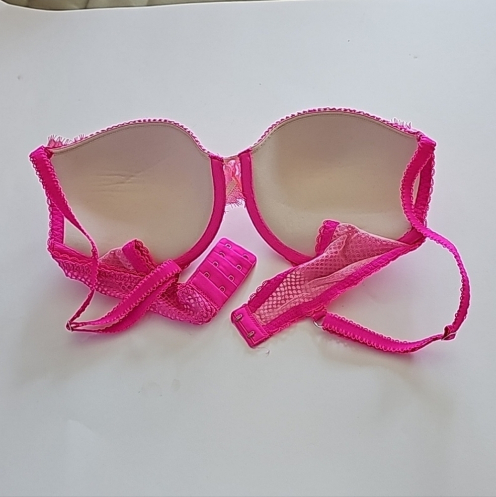 Victoria Secret push-up bra 34D - Picture 2 of 3